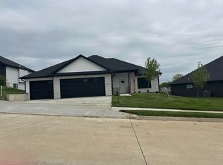 6031 W Tamarack Dr, Columbia, MO 65203