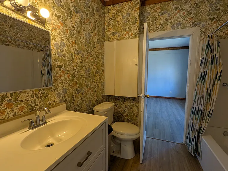 531 W Wallace St — Photo 6
