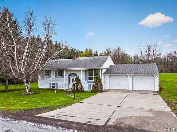 2nd image of 2765 King Rd