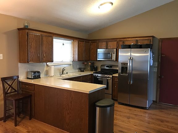 3rd image of 1065 Kinney Ave NW