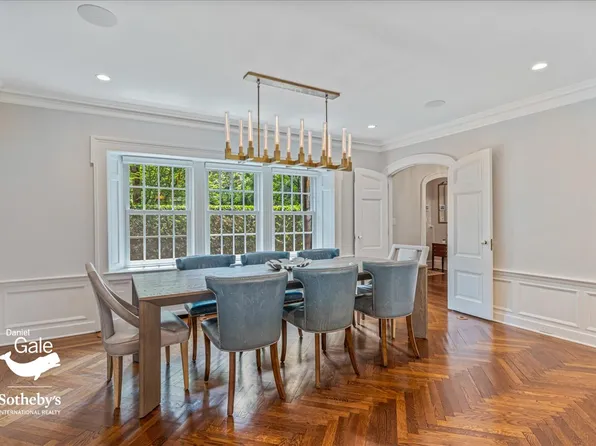 165 Slocum Crescent image 9 of 59