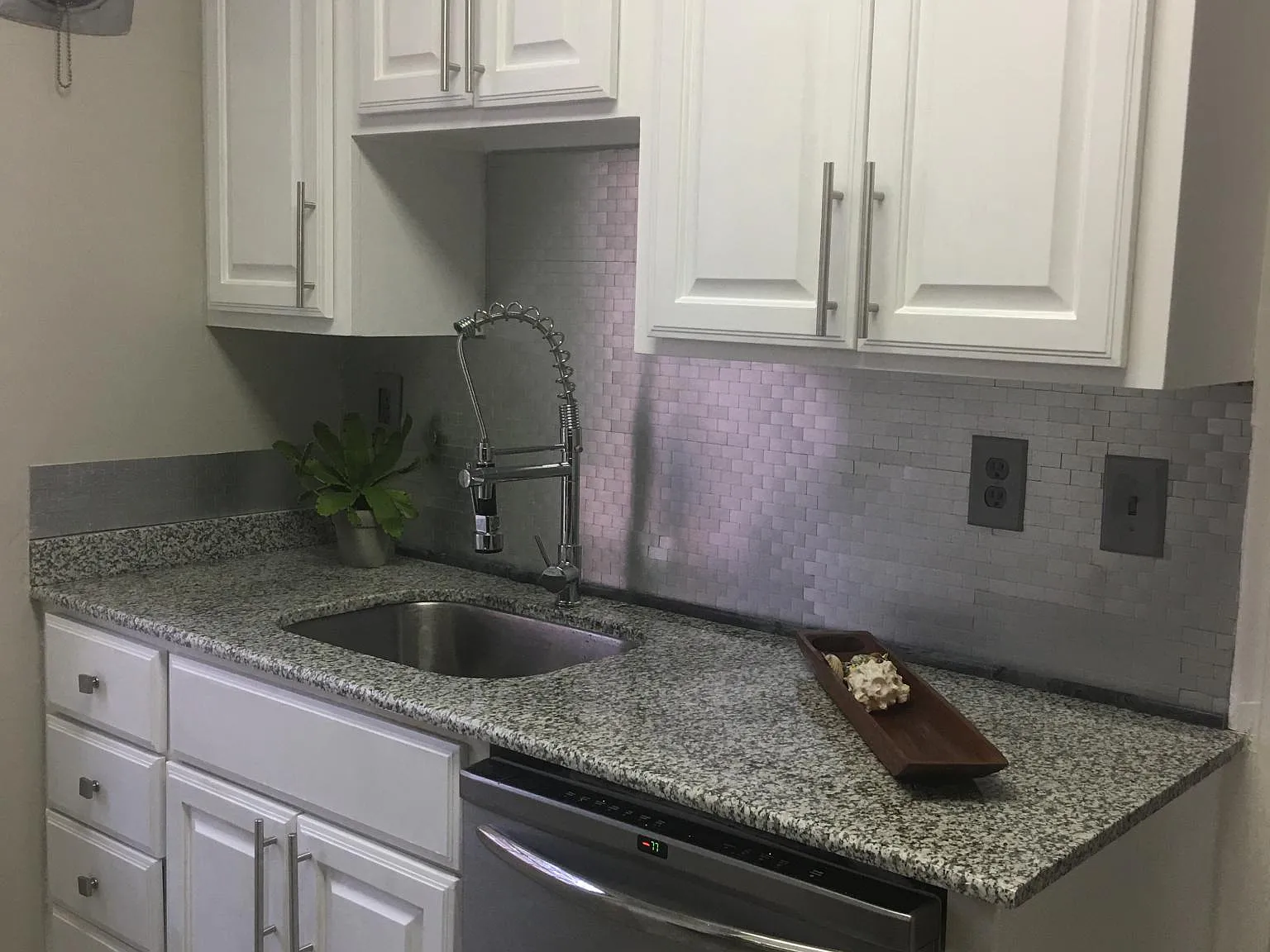 4103 Devine St — Photo 4