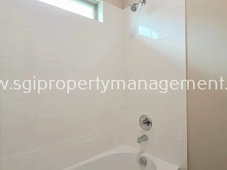 913 London Town Ln — Photo 19