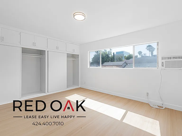 5632 Harold Way #8 — Photo 17