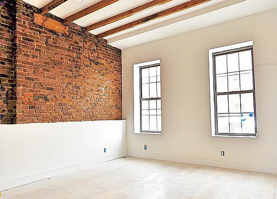 2nd image of 754A Willoughby Ave #2