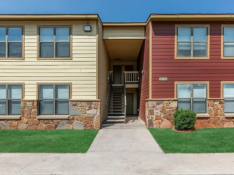 ONE MONTH FREE! APPLY FREE! VIRTUAL TOURS! — Photo 42