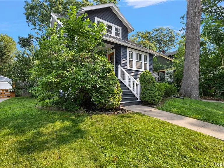 529 Hawthorn Ave — Photo 5
