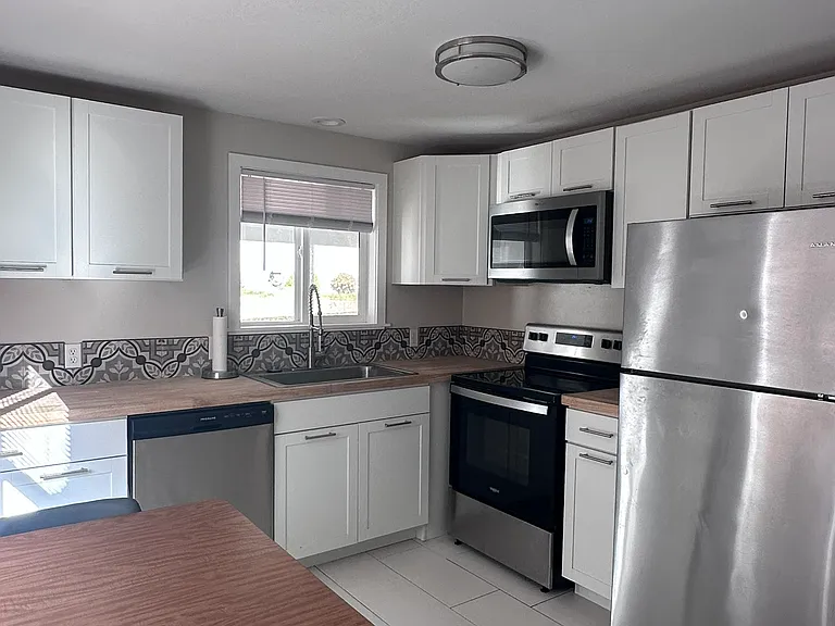 210 Meadow Lake Dr — Photo 3