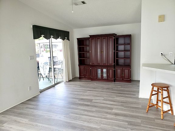 Living Rm & Screened Porch