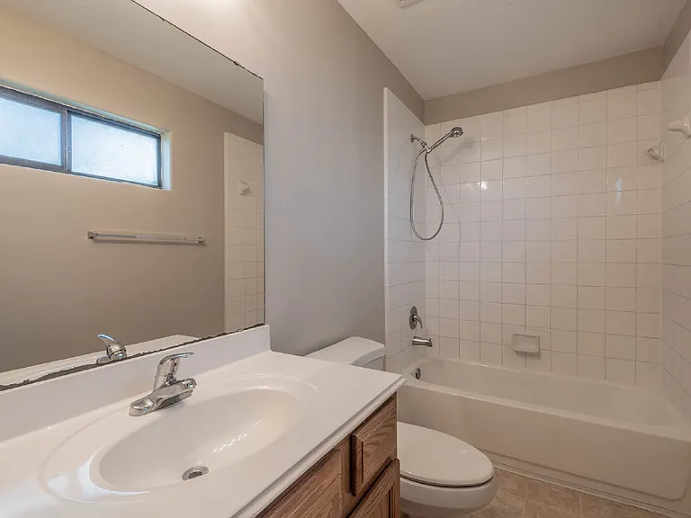10233 Azalea Vlg — Photo 10