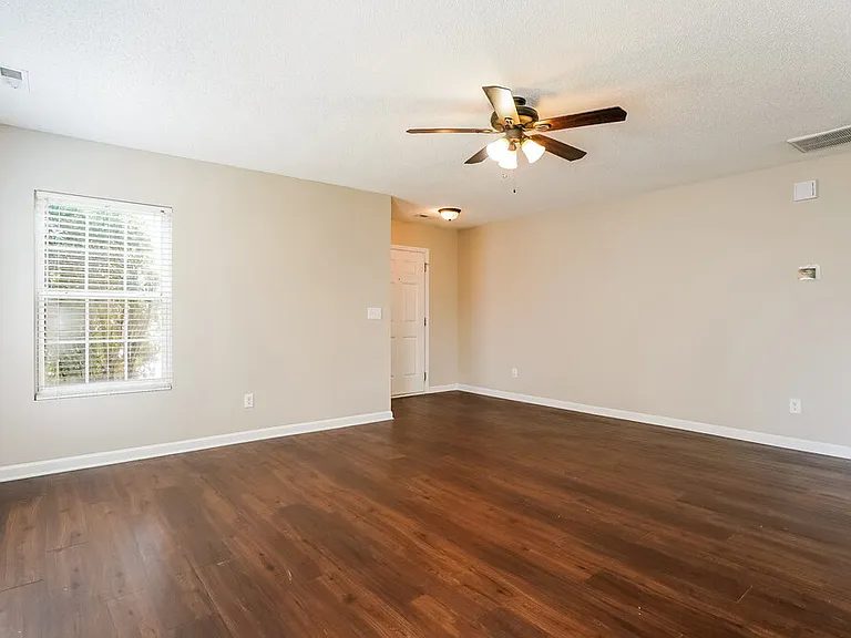 1101 Tellis Dr — Photo 6