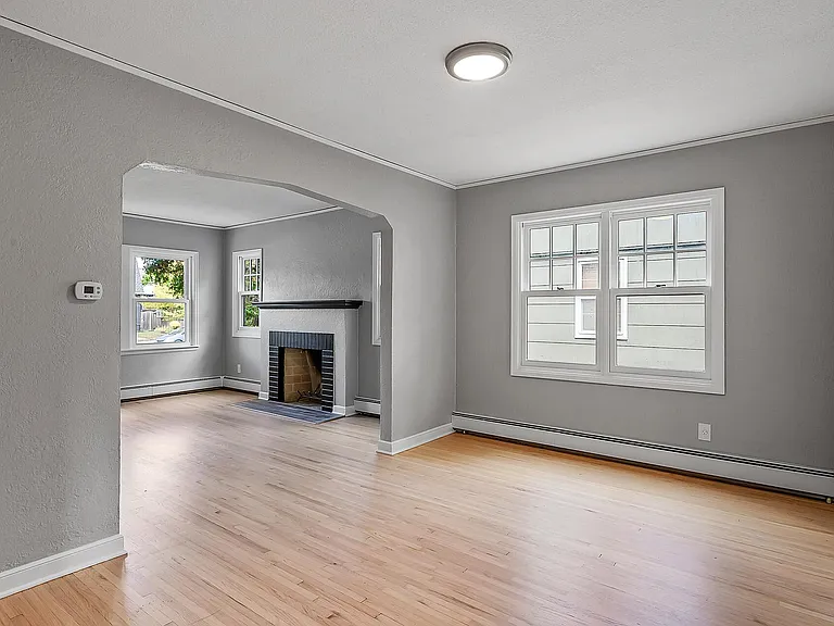 2082 Berkeley Ave — Photo 6