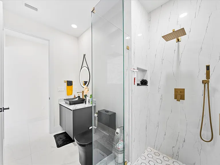 2636 Surfside Blvd — Photo 39