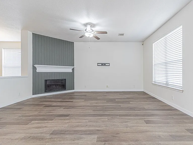 213 Tapwood Ln — Photo 5