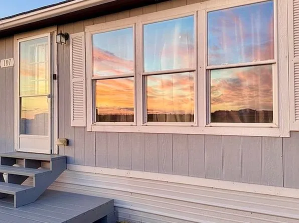 107 Jenner Trl, Devils Lake, ND 58301