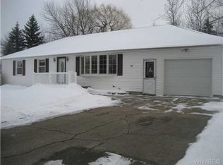 6791 Michael Rd, Orchard Park, NY 14127