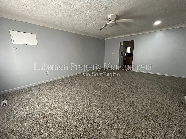 5816 Vermont Ave — Photo 1