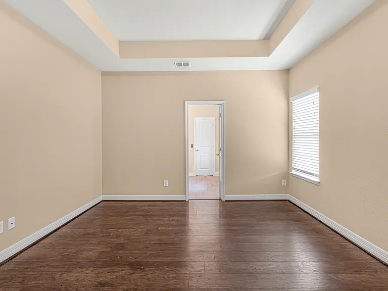 5488 Devonwood St — Photo 35