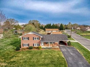 690 Mountain View Dr, Wytheville, VA 24382