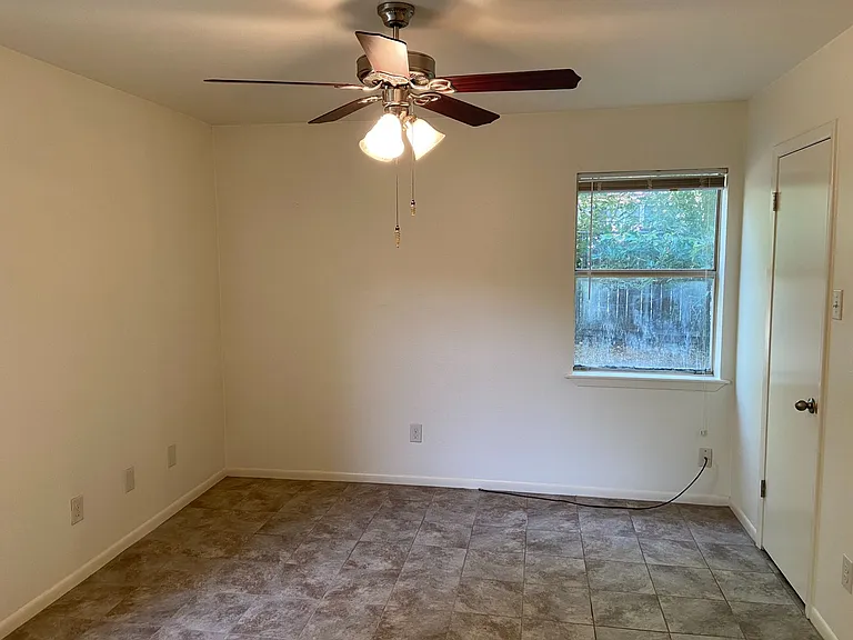 405 Ranchero (lease only) — Photo 5