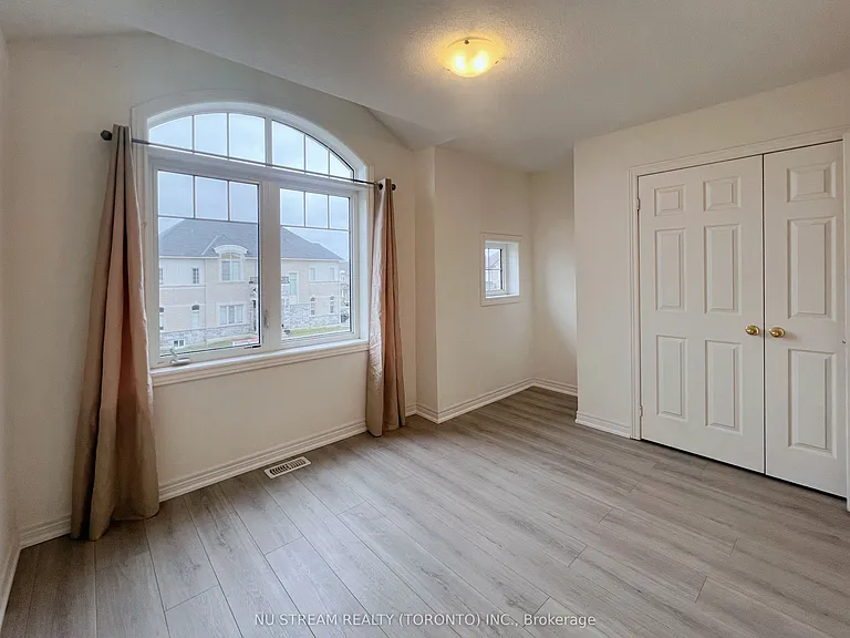 37 Kavanagh Ave — Photo 7