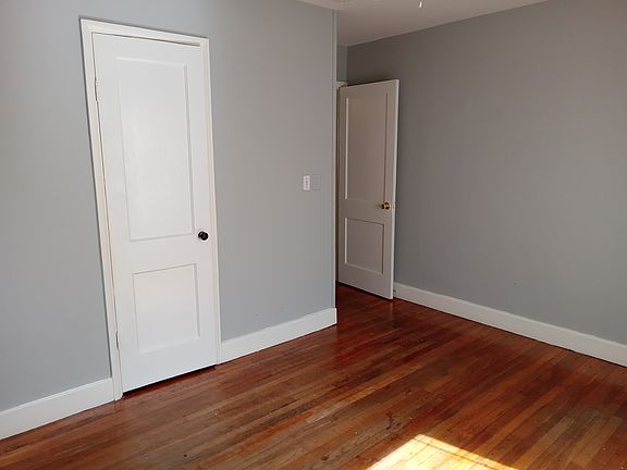 4th image of 795 35th Ave S