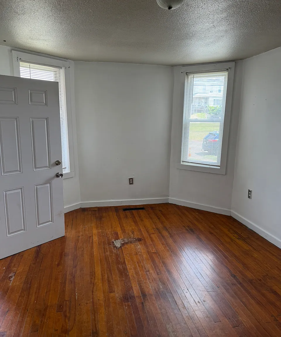 2 bed, 900 sqft, $1,275 — Photo 3