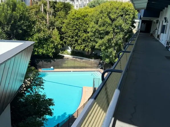 Sunset Lanai Apartments, 1422 N Sweetzer Ave #3e700fc60, West Hollywood, CA 90069