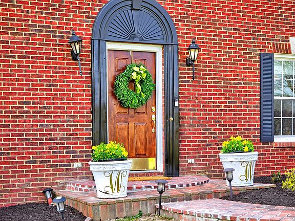 5th image of 1775 Irvine Rd