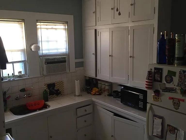 514 E State St — Photo 8