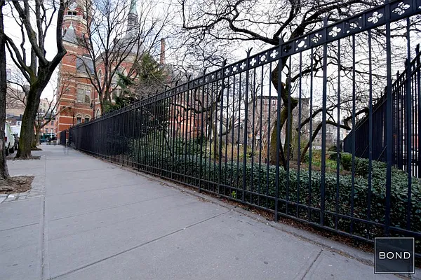 Rented by Bond New York | media 18