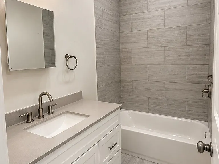 111 N Baltimore St — Photo 7
