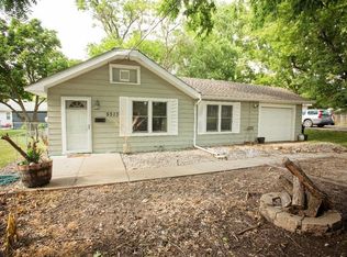 5313 Urbandale Ave, Des Moines, IA 50310