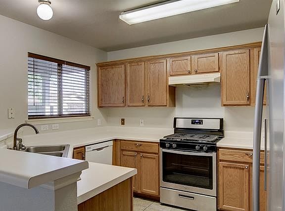 3rd image of 21115 Derby Day Ave