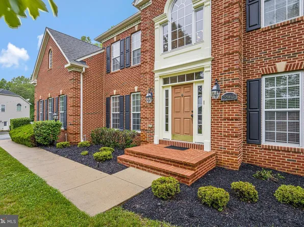 5563 Notched Beak Ct, Waldorf, MD 20601