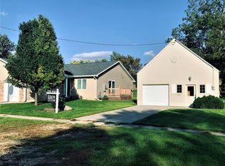 225 SW 5th St #B, Ogden, IA 50212