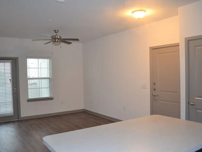 Majestic Ranch Apartment Homes — Photo 17