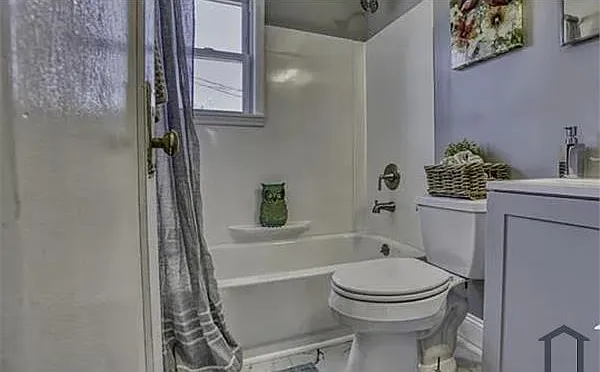 134 William Wade Ave — Photo 8