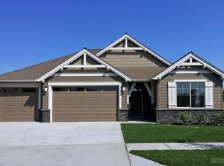 3677 SW Badger Ave, Redmond, OR 97756