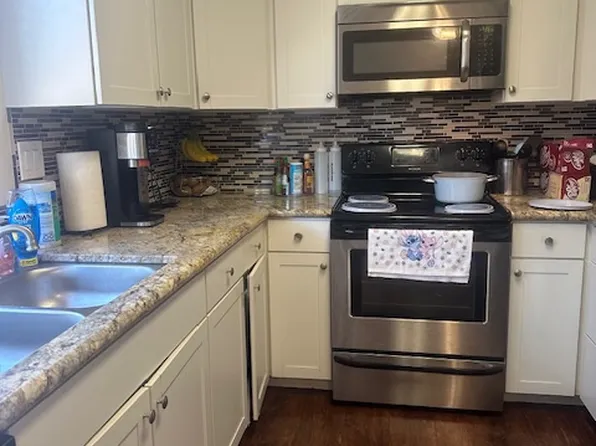 955 Postal Way APT 8, Vista, CA 92083
