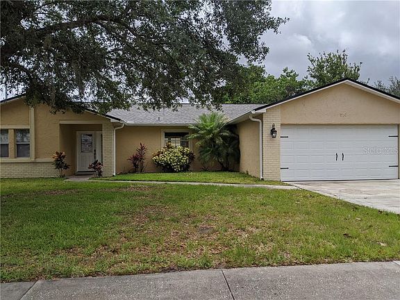 2nd image of 510 Riverwoods Cir