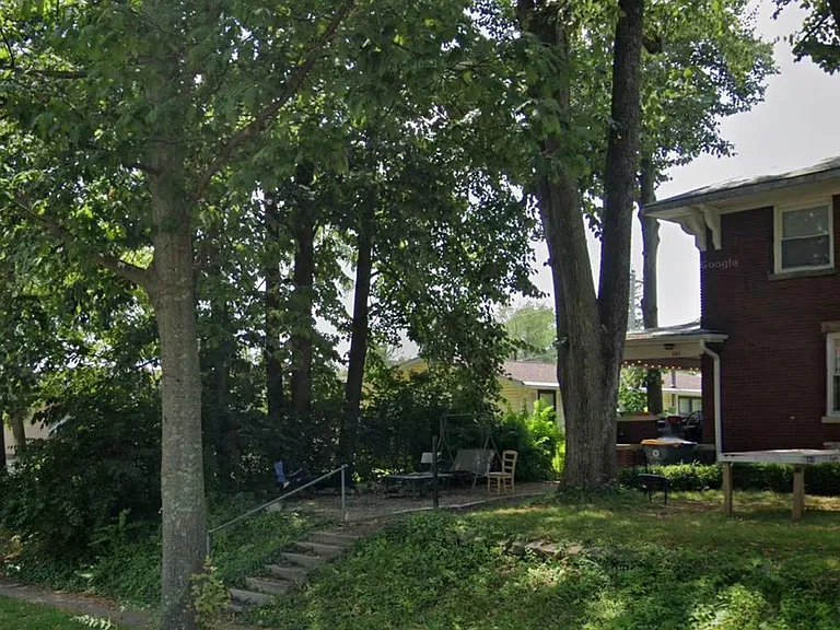 505 N Fess Ave — Photo 2