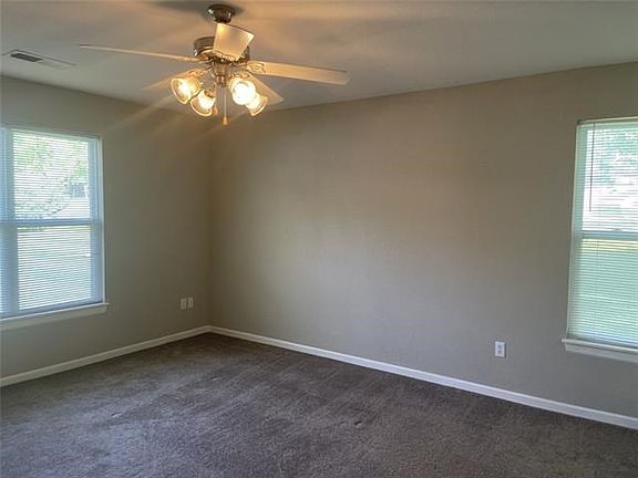 3rd image of 392 N Clayview Dr