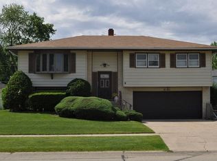 2101 Osage Ln, Hanover Park, IL 60133