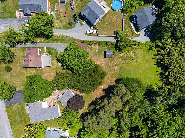 161 Margate Dr — Photo 57