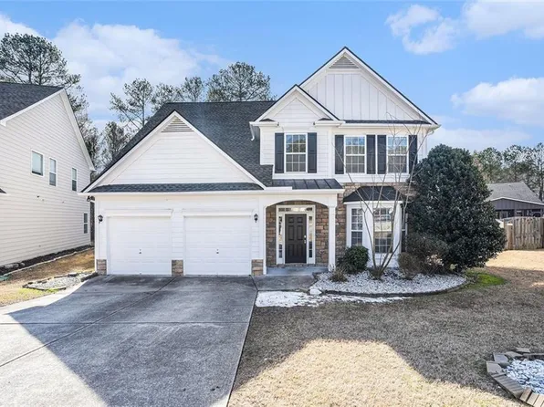 3055 Cooper Woods Ln, Loganville, GA 30052