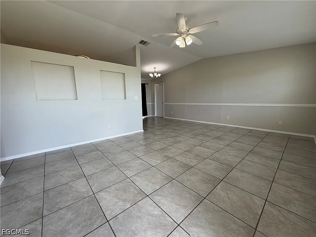3 bed, 2.0 bath, 1176 sqft, $1,995 — Photo 2