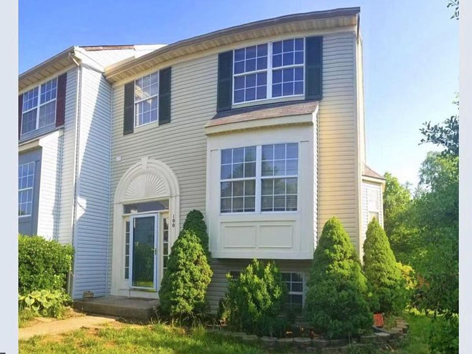 1st image of 100 Hastings Dr
