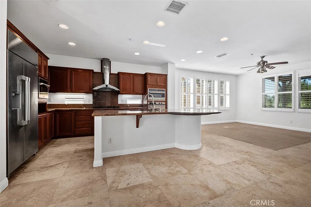 5 bed, 4.5 bath, 3793 sqft, $8,500 — Photo 4