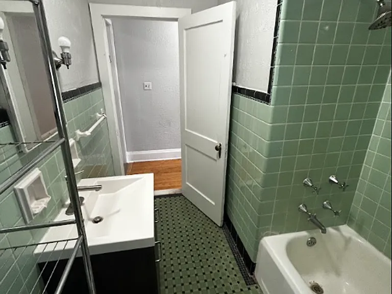 601 Clay Ave — Photo 37